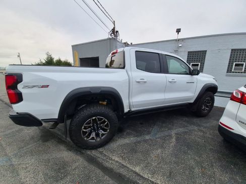 Used 2025 Chevrolet Colorado ZR2 w/ Technology Package AWD/4WD image 8