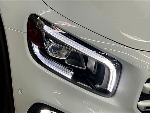 Used 2020 Mercedes-Benz GLB 250 4MATIC image 29