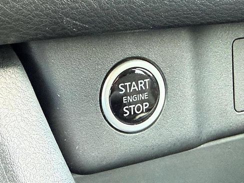 Used 2023 Nissan Rogue SV FWD image 34