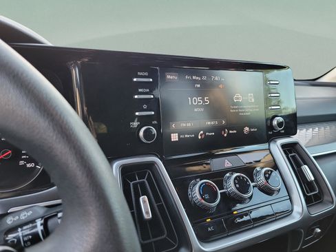 Certified 2023 Kia Sorento LX AWD/4WD image 19