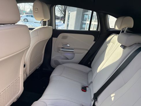 Used 2025 Mercedes-Benz GLA 250 GLA 250 image 7