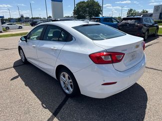 Used 2018 Chevrolet Cruze LT w/ Convenience Package FWD video 2