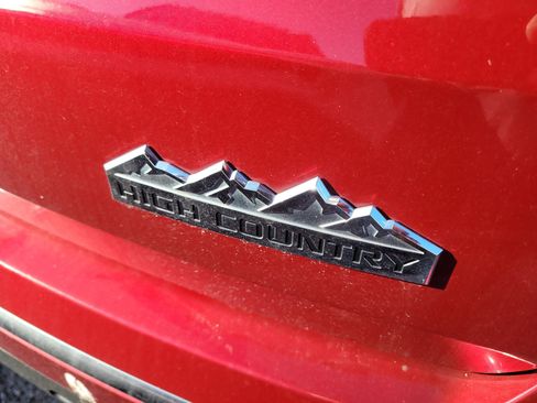 Used 2021 Chevrolet Traverse High Country FWD image 11