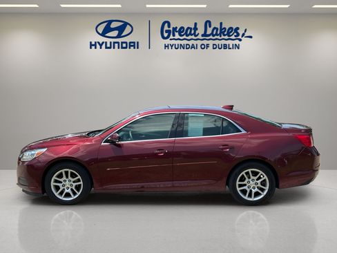 Used 2015 Chevrolet Malibu LT w/ Power Convenience Package FWD image 2