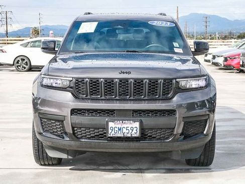 Used 2023 Jeep Grand Cherokee L Laredo image 4