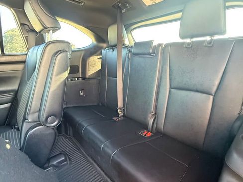Used 2023 Toyota Highlander XSE image 11
