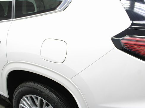 Used 2024 GMC Acadia Denali image 47