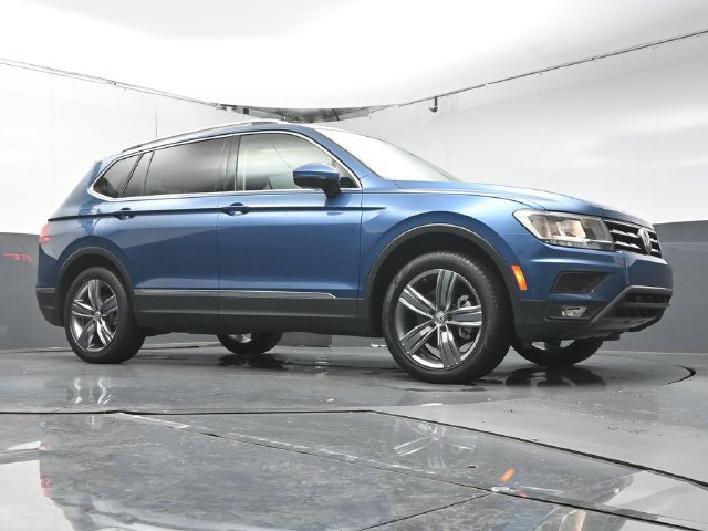 Used 2020 Volkswagen Tiguan SEL FWD image 42