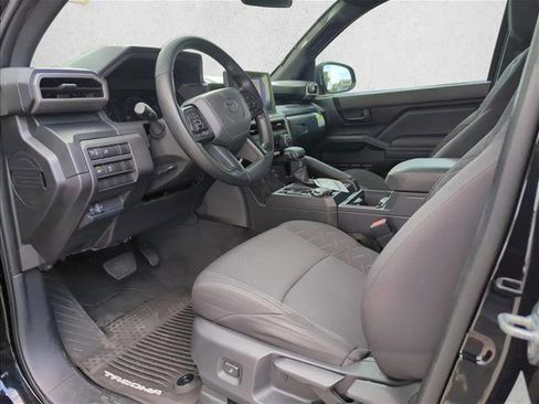 Certified 2025 Toyota Tacoma SR AWD/4WD image 9