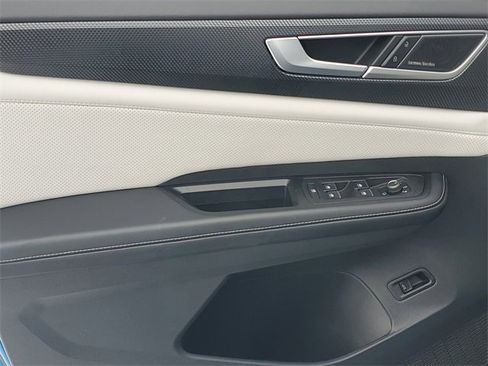 Used 2024 Volkswagen Atlas Cross Sport SEL Premium R-Line image 16