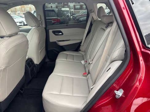 Used 2023 Nissan Rogue SL w/ SL Premium Package image 14