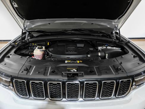 Used 2023 Jeep Grand Cherokee L Overland AWD/4WD image 56