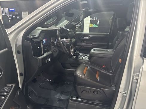 Used 2022 GMC Sierra 1500 AT4 w/ Technology Package AWD/4WD image 11