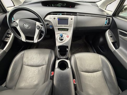 Used 2015 Toyota Prius Four FWD image 11