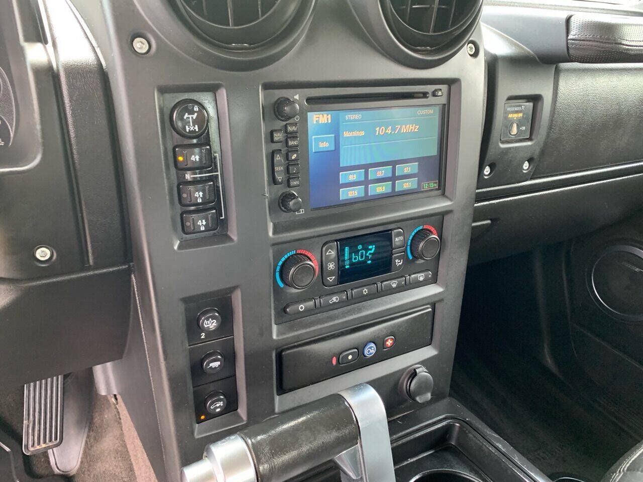 Used 2005 HUMMER H2 SUT w/ Preferred Equipment Group AWD/4WD image 18