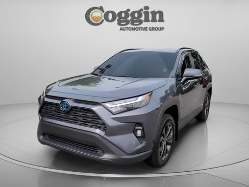 Used 2023 Toyota RAV4 XLE Premium image 32