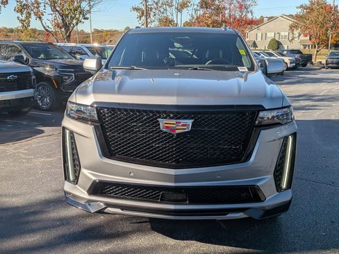 Used 2023 Cadillac Escalade ESV V w/ Heavy-Duty Trailer Package image 3