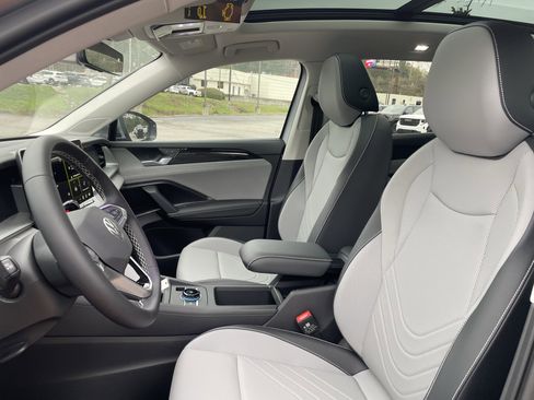 New 2026 Volkswagen Tiguan SE image 15