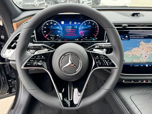 Used 2025 Mercedes-Benz E 350 Sedan image 21