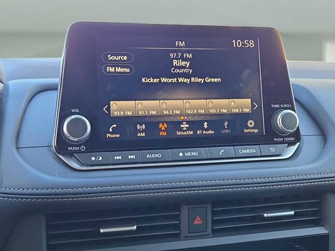 Used 2023 Nissan Rogue SV image 26