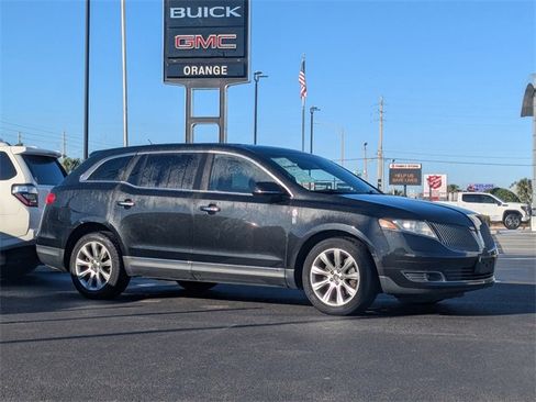 Used 2014 Lincoln MKT FWD image 2
