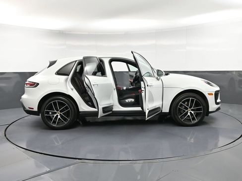 Certified 2023 Porsche Macan Turbo AWD/4WD image 34