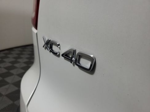 Certified 2026 Volvo XC40 B5 Plus AWD/4WD image 10
