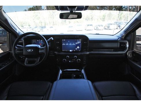 Used 2024 Ford F350 Lariat w/ Lariat Ultimate Package AWD/4WD image 12
