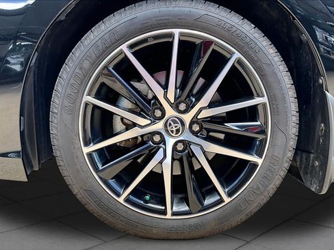 Used 2023 Toyota Camry SE FWD image 11