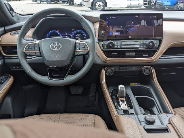 Used 2026 Toyota Grand Highlander AWD Hybrid image 17