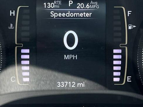 Used 2020 Jeep Cherokee Latitude Plus w/ Comfort/Convenience Group FWD image 22