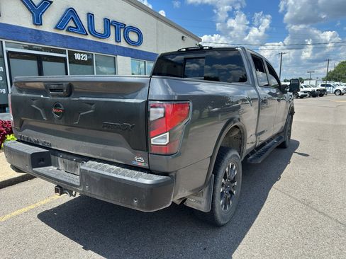Used 2022 Nissan Titan PRO-4X AWD/4WD image 4