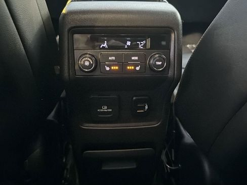 Used 2017 GMC Acadia Denali w/ Technology Package AWD/4WD image 28