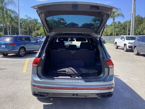 Used 2023 Volkswagen Tiguan SE R-Line FWD image 23