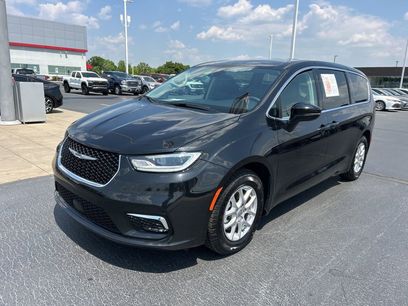 Used 2024 Chrysler Pacifica Touring-L