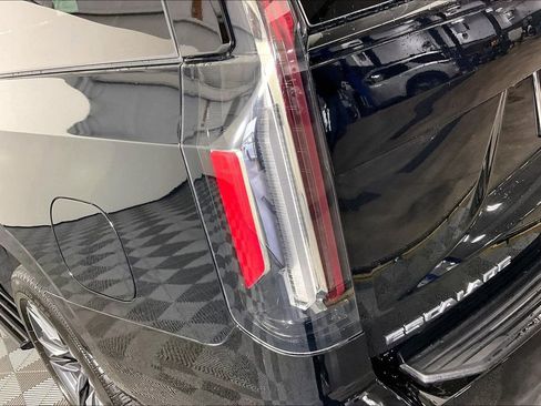 Used 2024 Cadillac Escalade ESV Sport Platinum AWD/4WD image 43