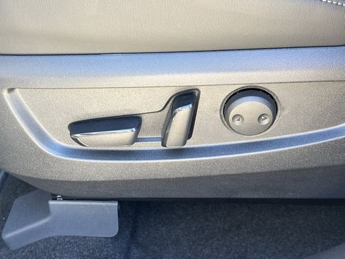 New 2025 INFINITI QX50 Pure image 16