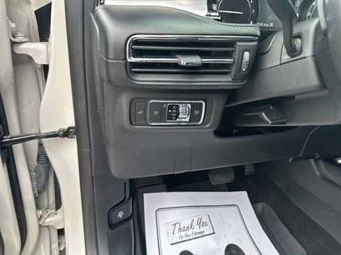 Used 2021 Lincoln Corsair AWD w/ Premium Package image 36