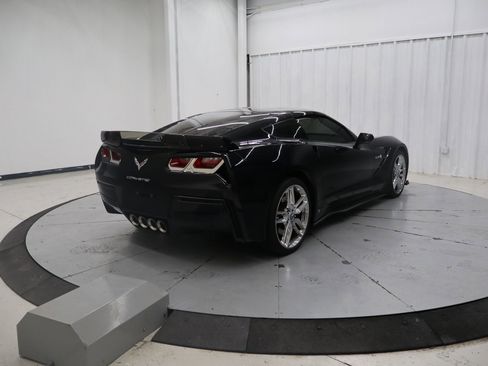 Used 2017 Chevrolet Corvette Stingray Coupe image 4