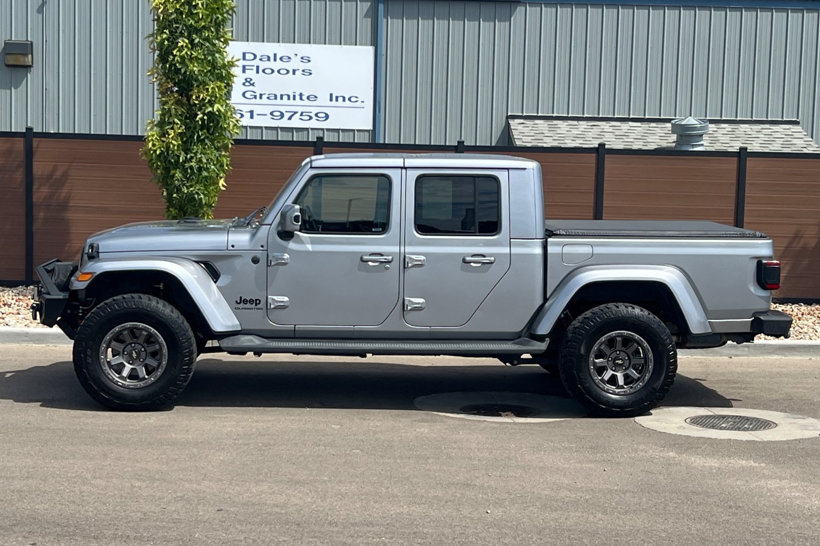 Used 2021 Jeep Gladiator Overland AWD/4WD image 10