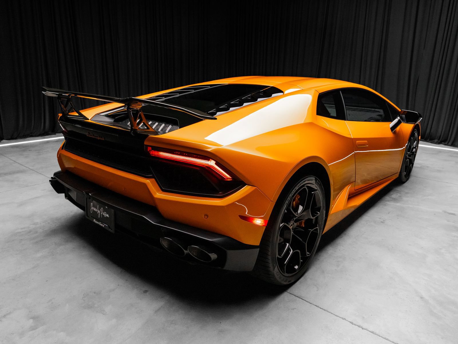 Used 2018 Lamborghini Huracan LP 580-2 RWD image 17