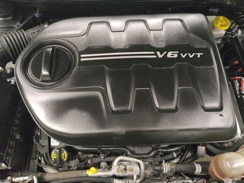 Used 2019 Jeep Cherokee Latitude Plus w/ Cold Weather Group image 30