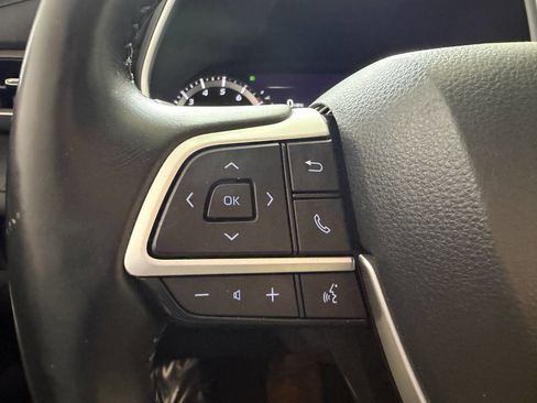 Used 2022 Toyota Highlander XLE AWD/4WD image 57