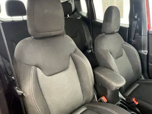 Used 2021 Jeep Renegade Sport FWD image 13