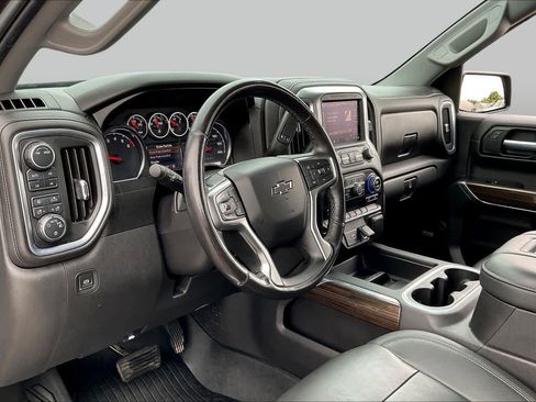 Used 2021 Chevrolet Silverado 1500 LT Trail Boss w/ Convenience Package II AWD/4WD image 16
