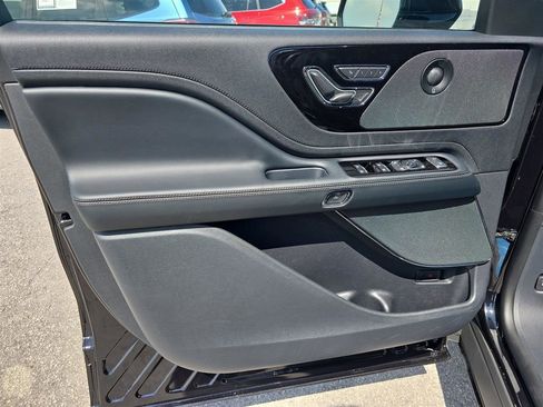 New 2025 Lincoln Aviator 2WD w/ Equipment Group 101A image 15