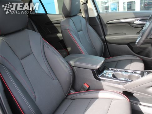 Certified 2023 Buick Envision Essence w/ Sport Touring Package image 28