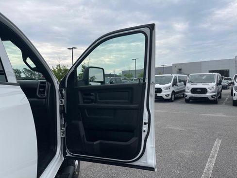 Certified 2024 RAM 2500 Tradesman w/ Chrome Appearance Group AWD/4WD image 53