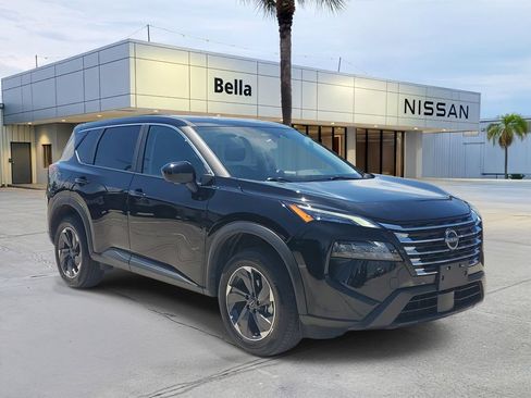 Certified 2025 Nissan Rogue SV FWD image 11