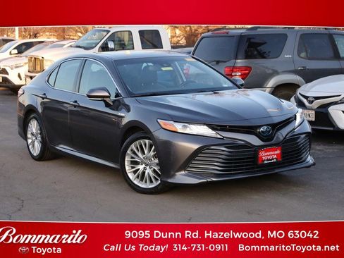 Used 2020 Toyota Camry XLE image 1